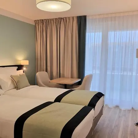 Residhome Aeroport 3* ניס