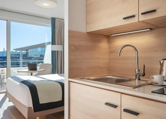 Residhome Aeroport Aparthotel