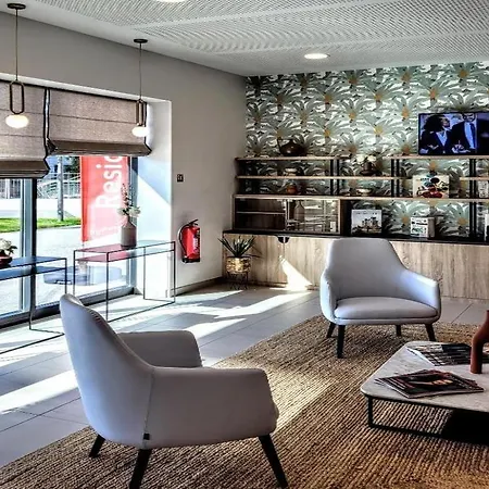 Residhome Aeroport Aparthotel 3*