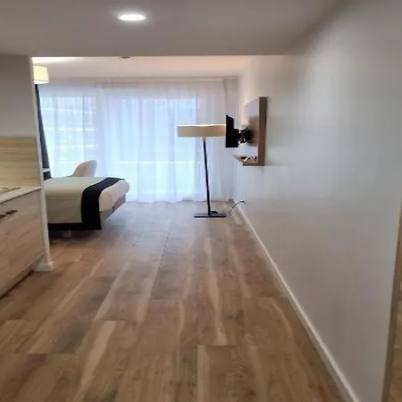 Residhome Aeroport Lägenhetshotell