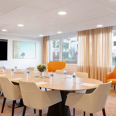 מלון דירות Residhome Aeroport 3*