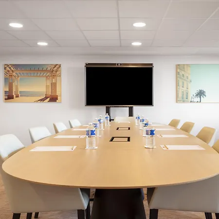 Residhome Aeroport מלון דירות